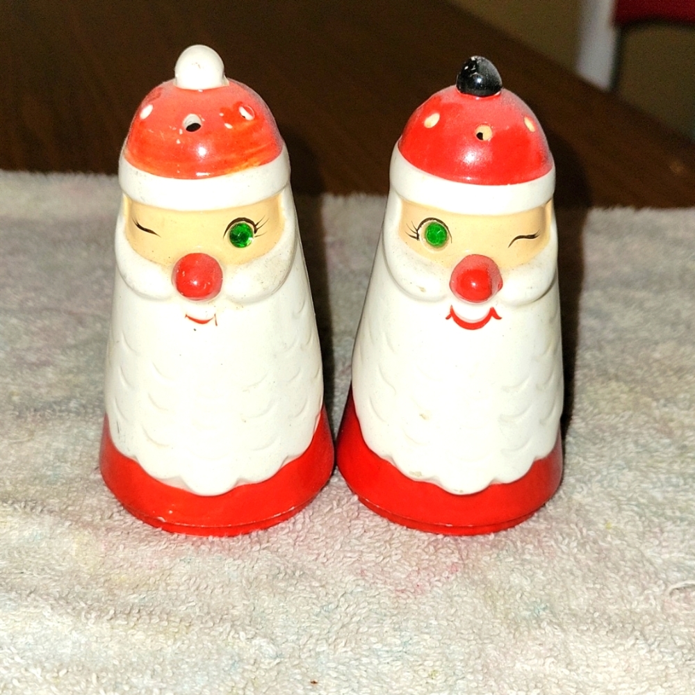 Vintage winking mr.and Mrs. Clause salt and pepper shakers